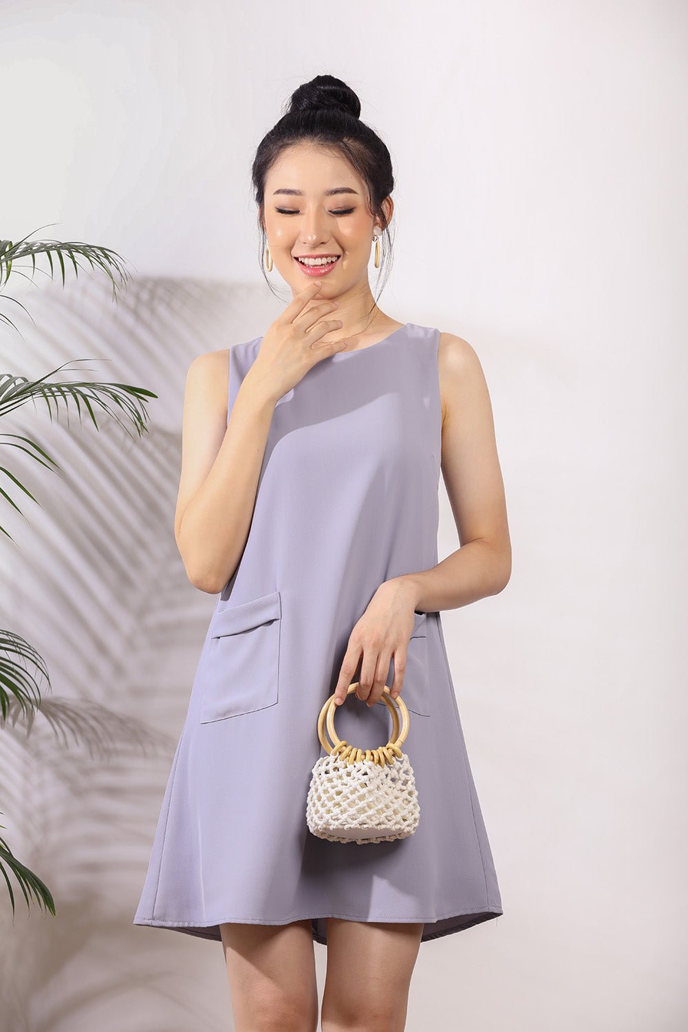 Nella Front Pockets Shift Dress in Slate Blue - 画像 2