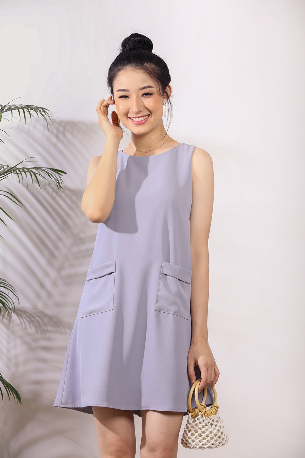 Nella Front Pockets Shift Dress in Slate Blue - 画像 3