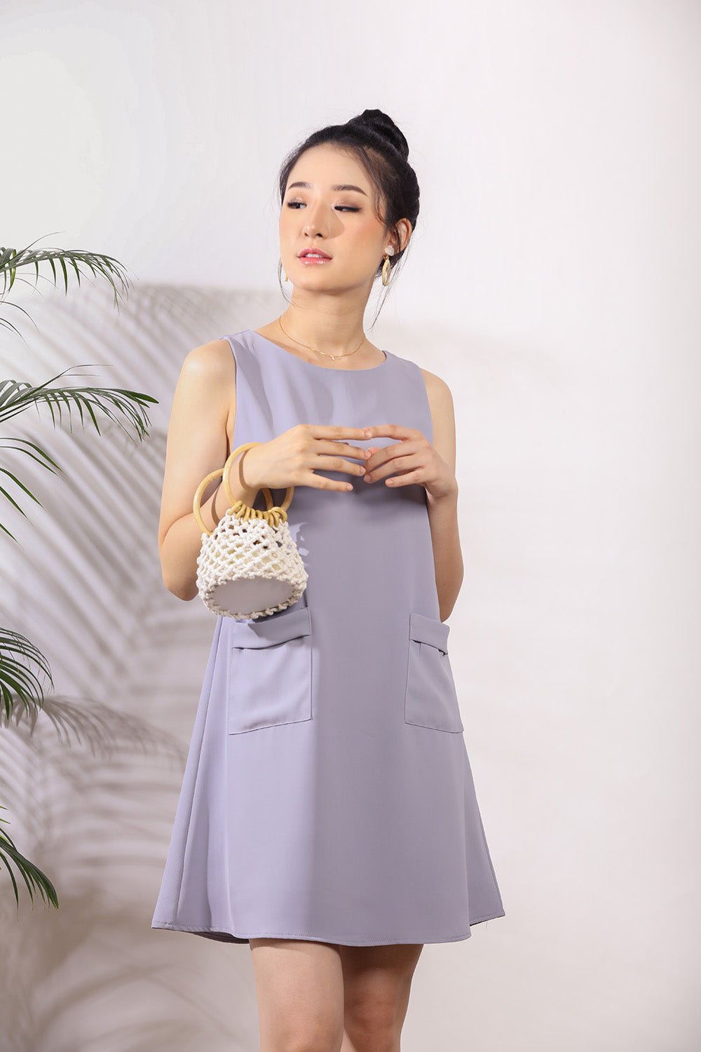 Nella Front Pockets Shift Dress in Slate Blue - 画像 8