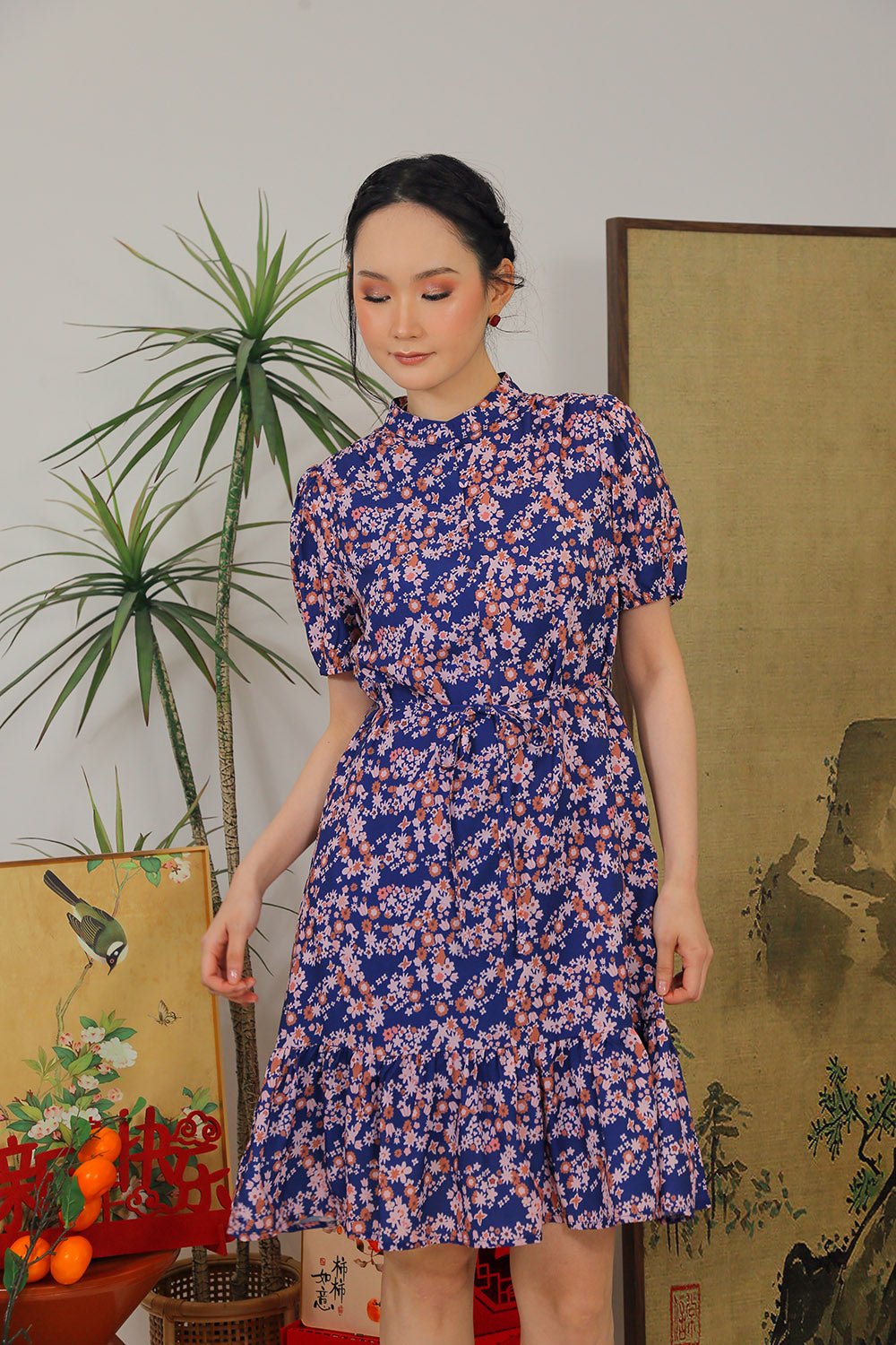 Maxinne Midi Dress in Navy Bloom Floral - 画像 8