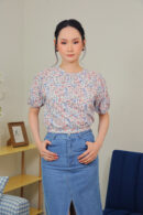 Rania Floral Blouson Top in Blue Meadow
