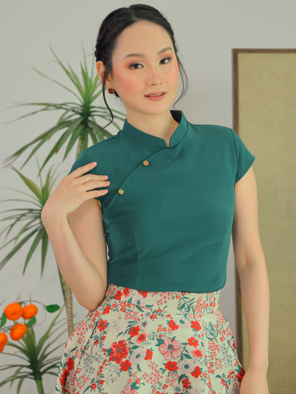 Rin Mandarin Button Top in Pine Green