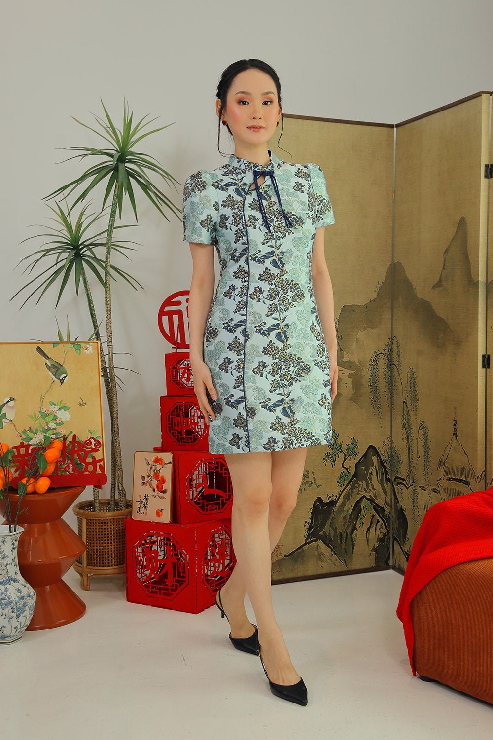 Clarette Jacquard Mandarin Dress in Midnight Teal - 画像 2