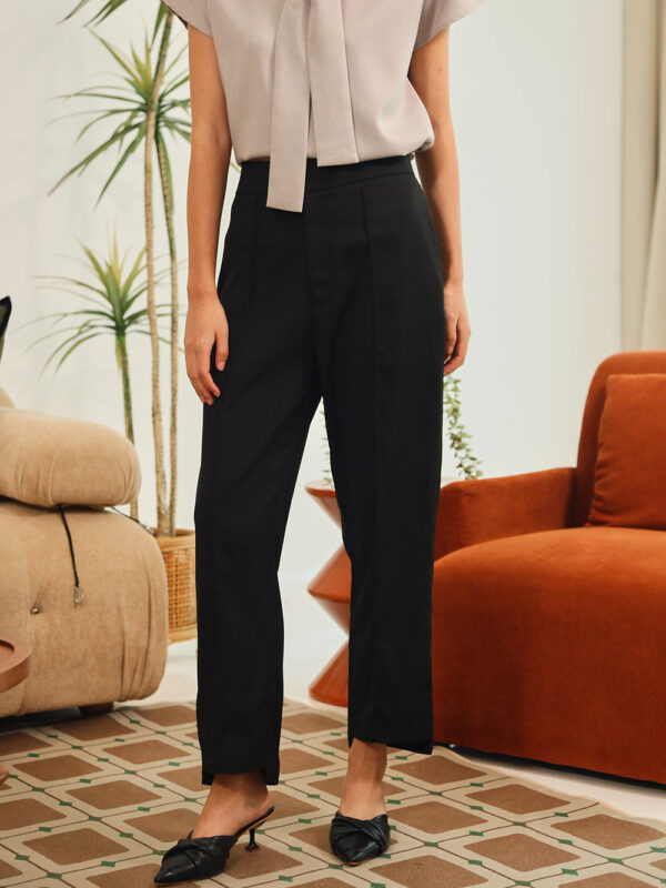 Corinne Essential Straight Pants in Black