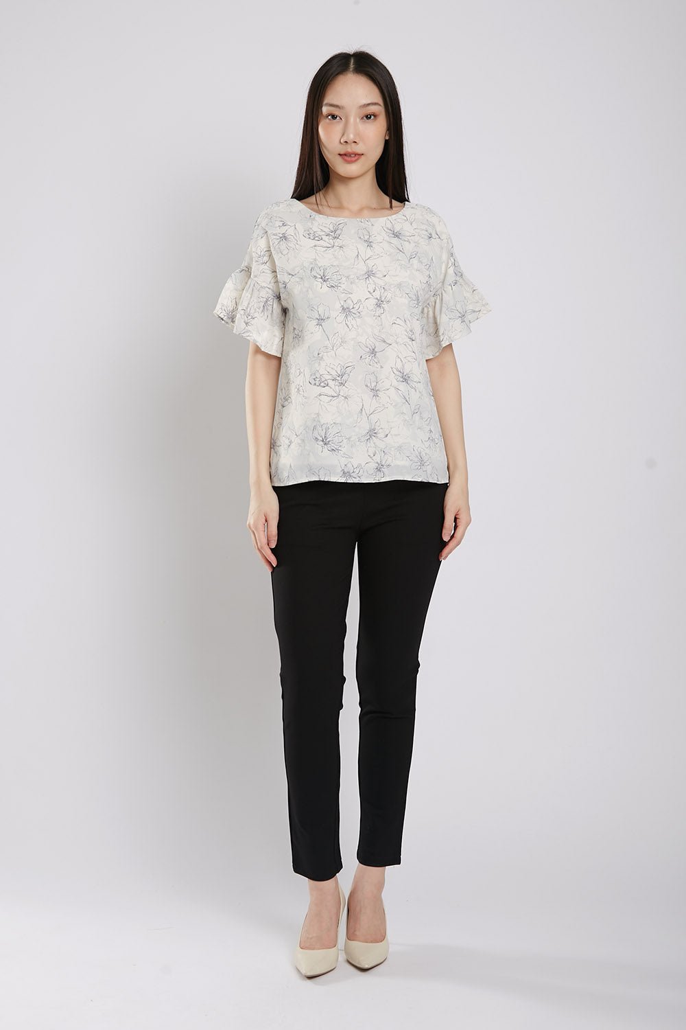Ayumi Blouse in White Floral Prints - Imej 6