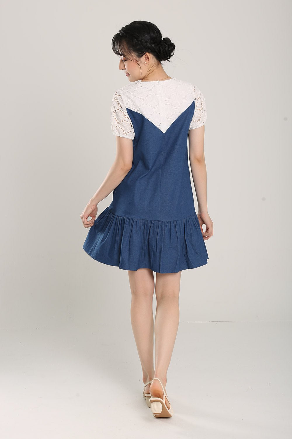 Liora Denim Dress in Dark Wash - Imagen 10
