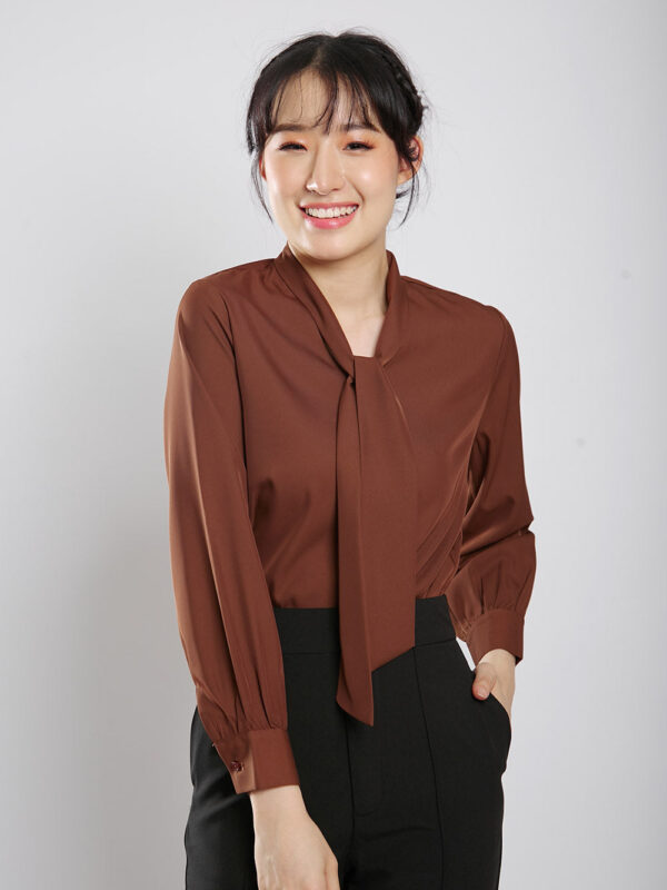 Nadya Blouse in Coffee