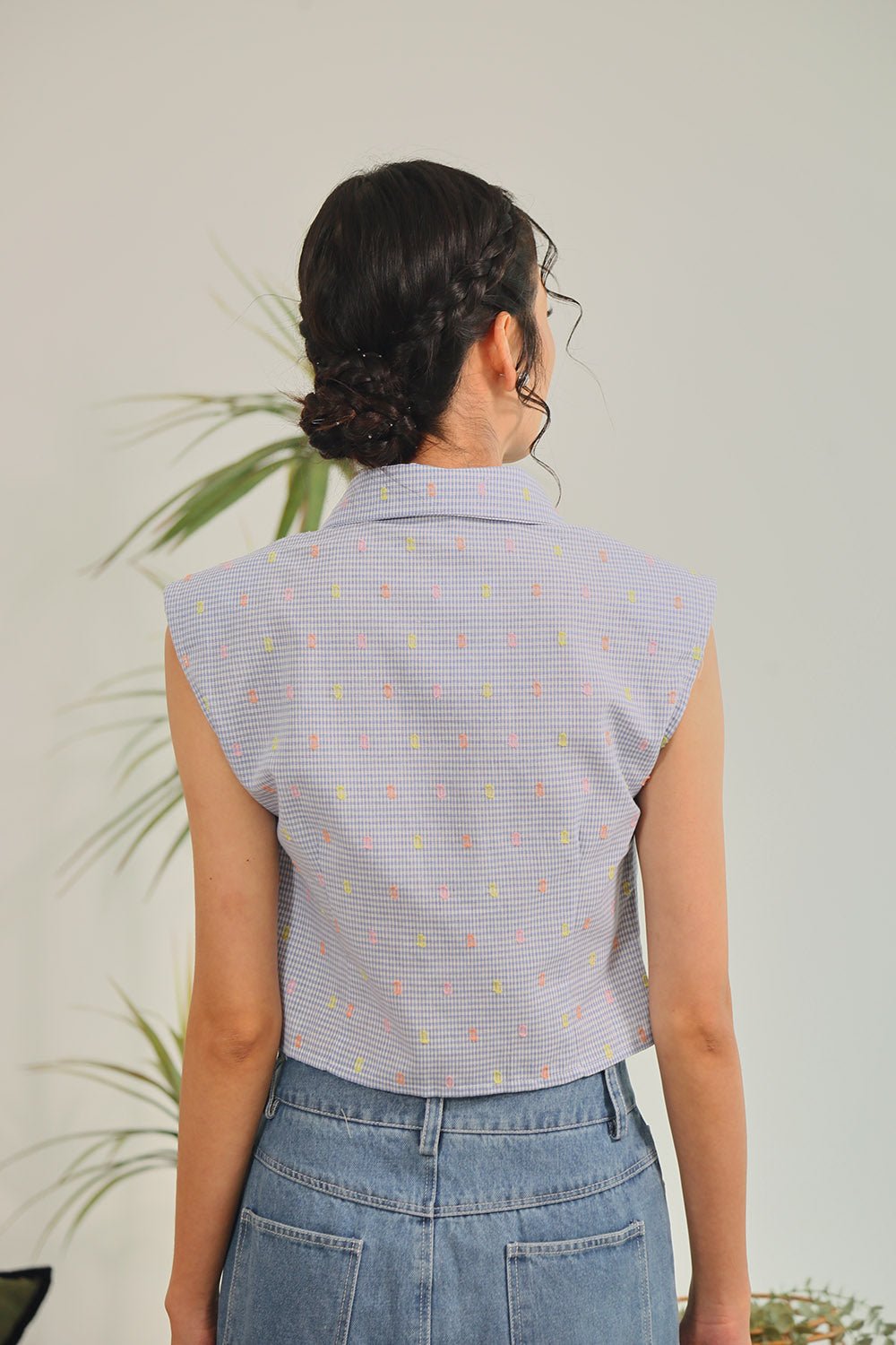 Amina Sleeveless Shirt in Blue Gingham Pop - Image 8